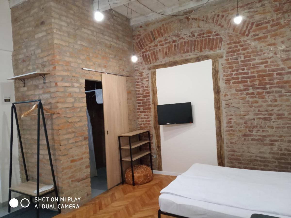Gogol 14 Апартаменти В Історичному Центрі Міста Uzhhorod Luaran gambar