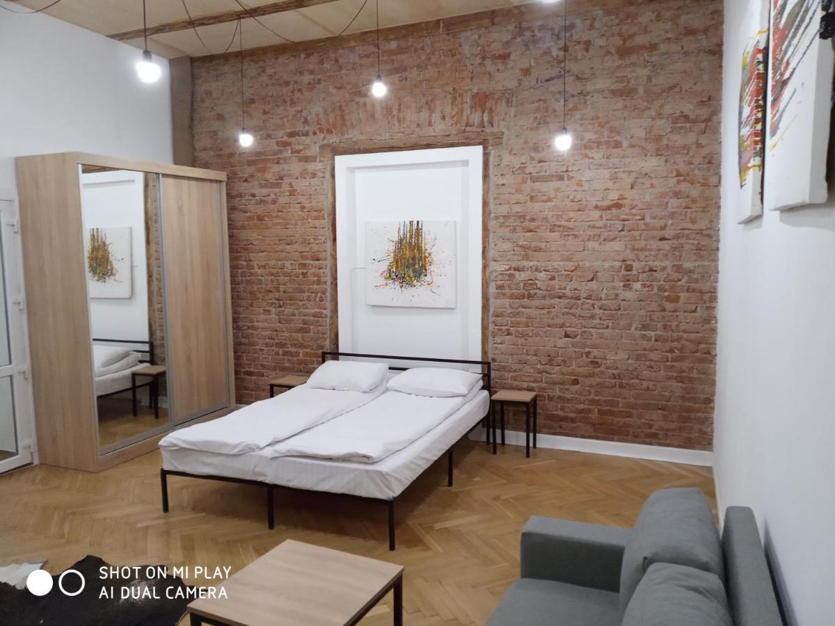 Gogol 14 Апартаменти В Історичному Центрі Міста Uzhhorod Luaran gambar